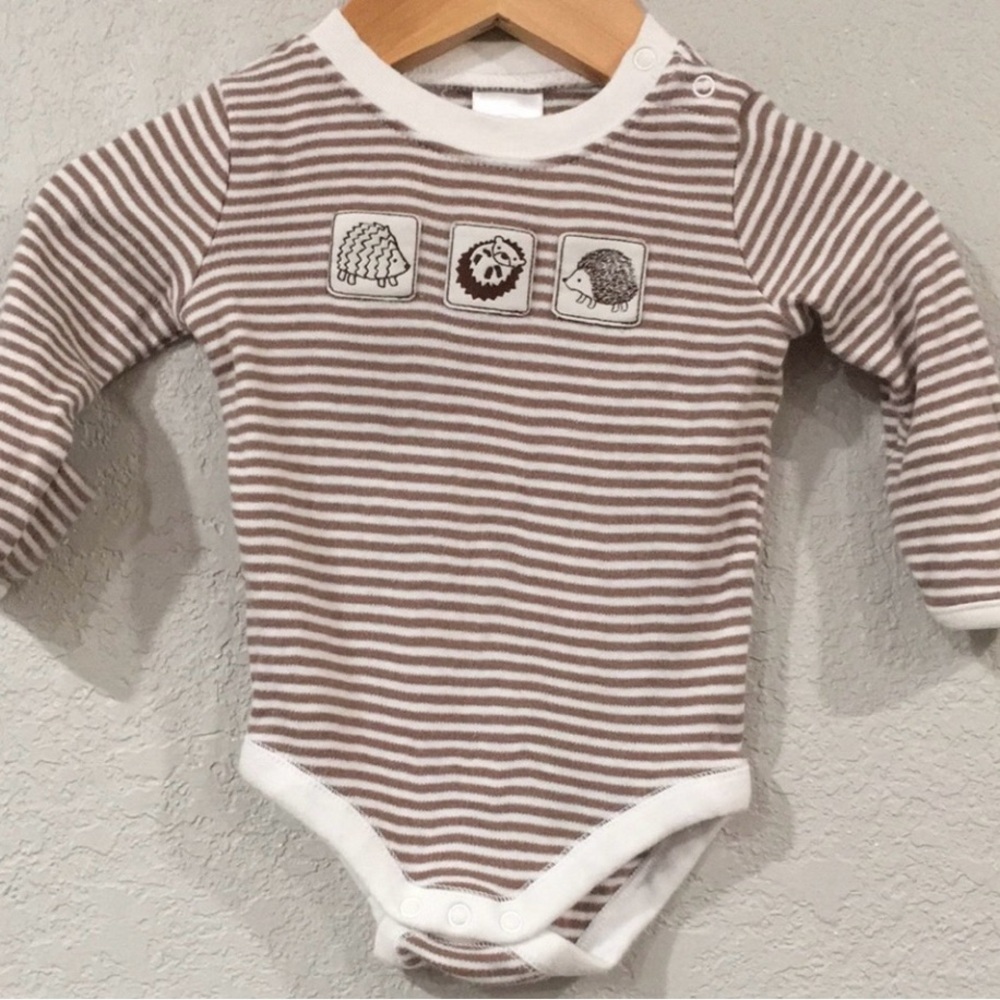 💥$5 if bundled 0 - 3 Month GYMBOREE Striped Hedgehog Porcupine Long Sleeve Onsie